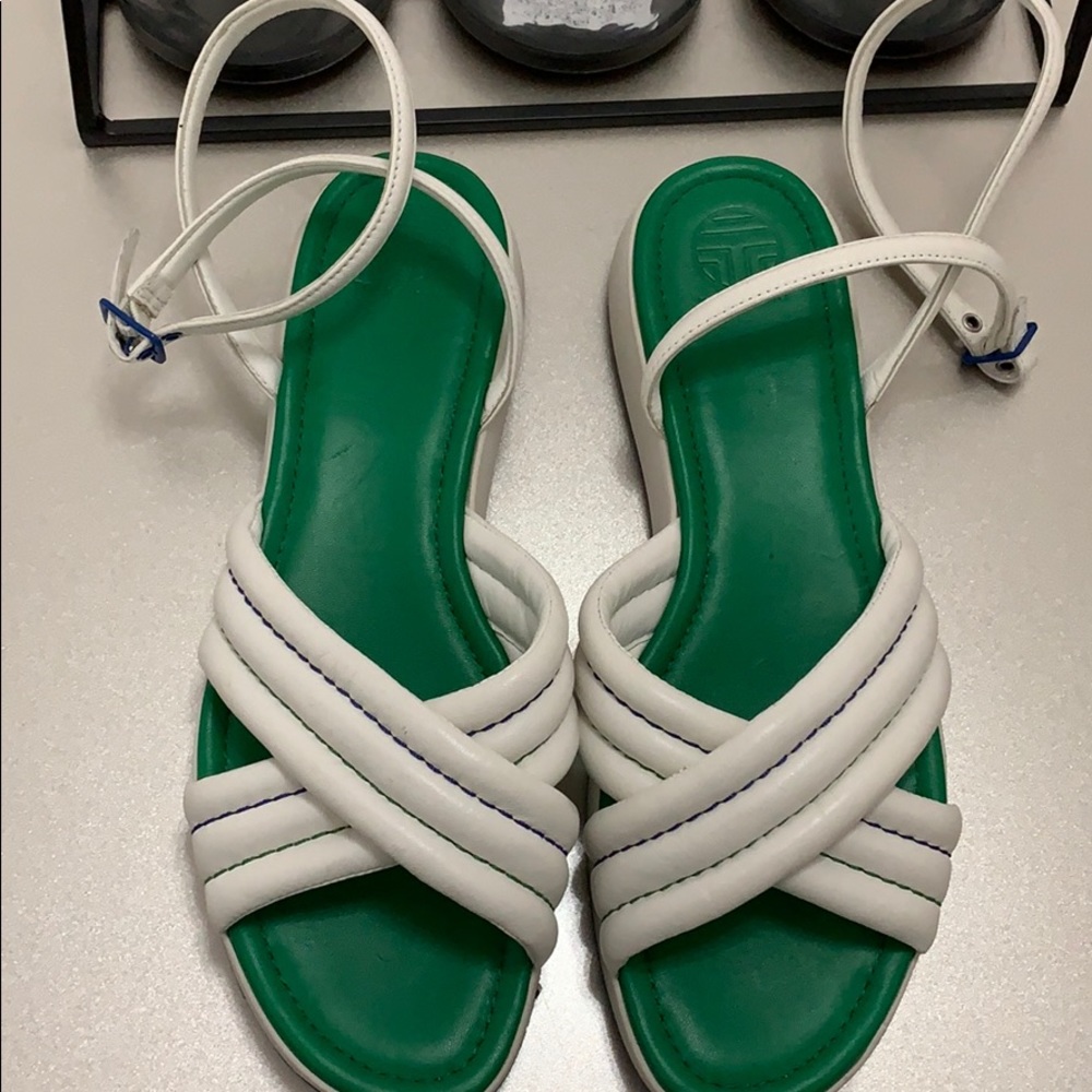 AUTH TORY BURCH WHITE SANDAL WEDGES W/ANKLET